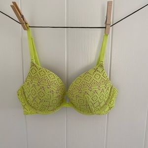 VICTORIA’S SECRET PUSH UP 34B